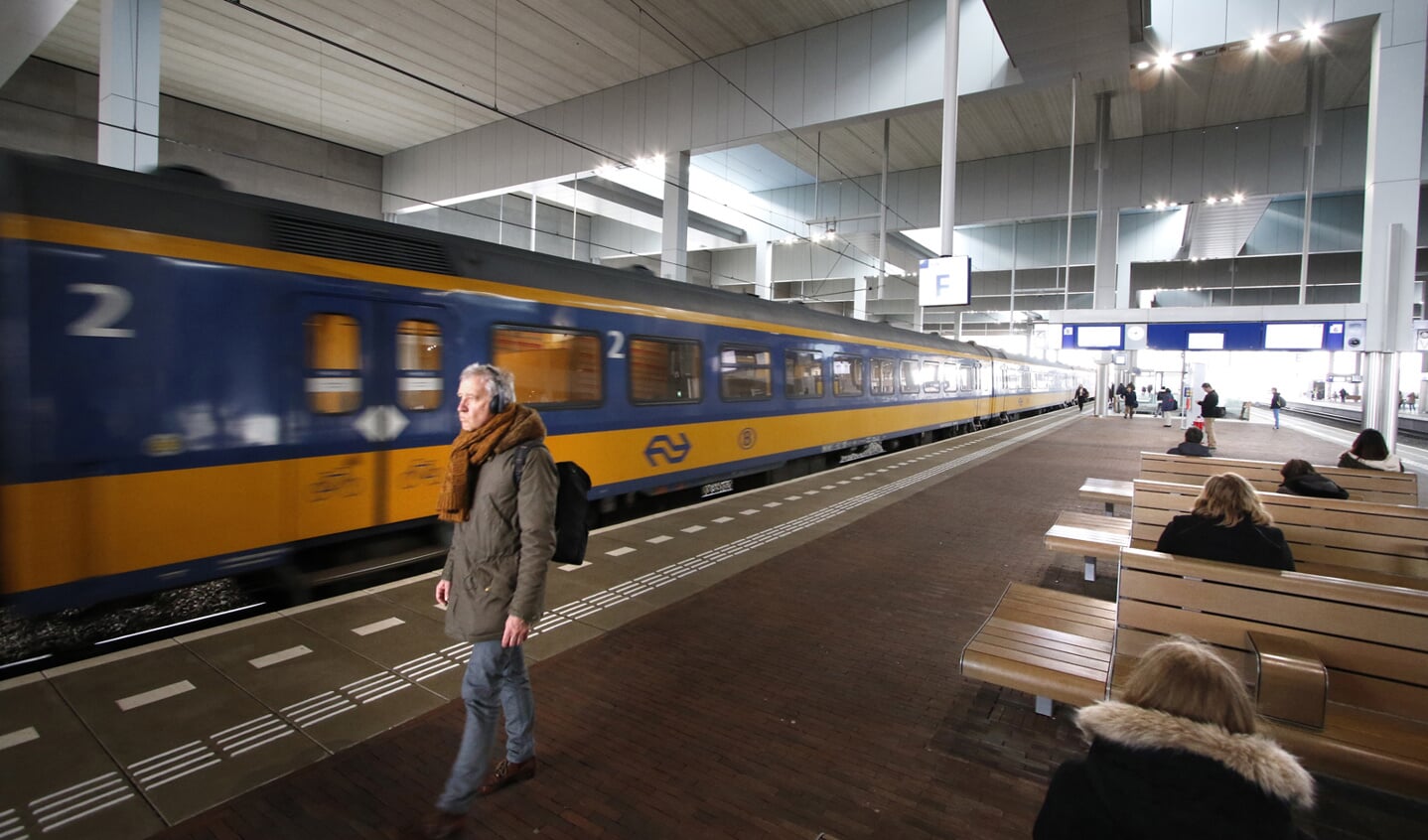 Een van de laatste testritten tussen Breda en Antwerpen met de IC Brussel, donderdag 29 maart 2018.