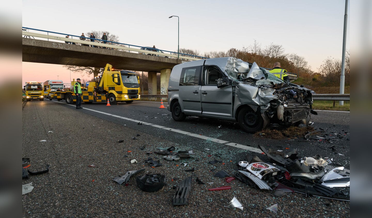 Ongeval A58 bij Ulvenhout op maandag 28 november. De veroorzaker reed zonder schade door.