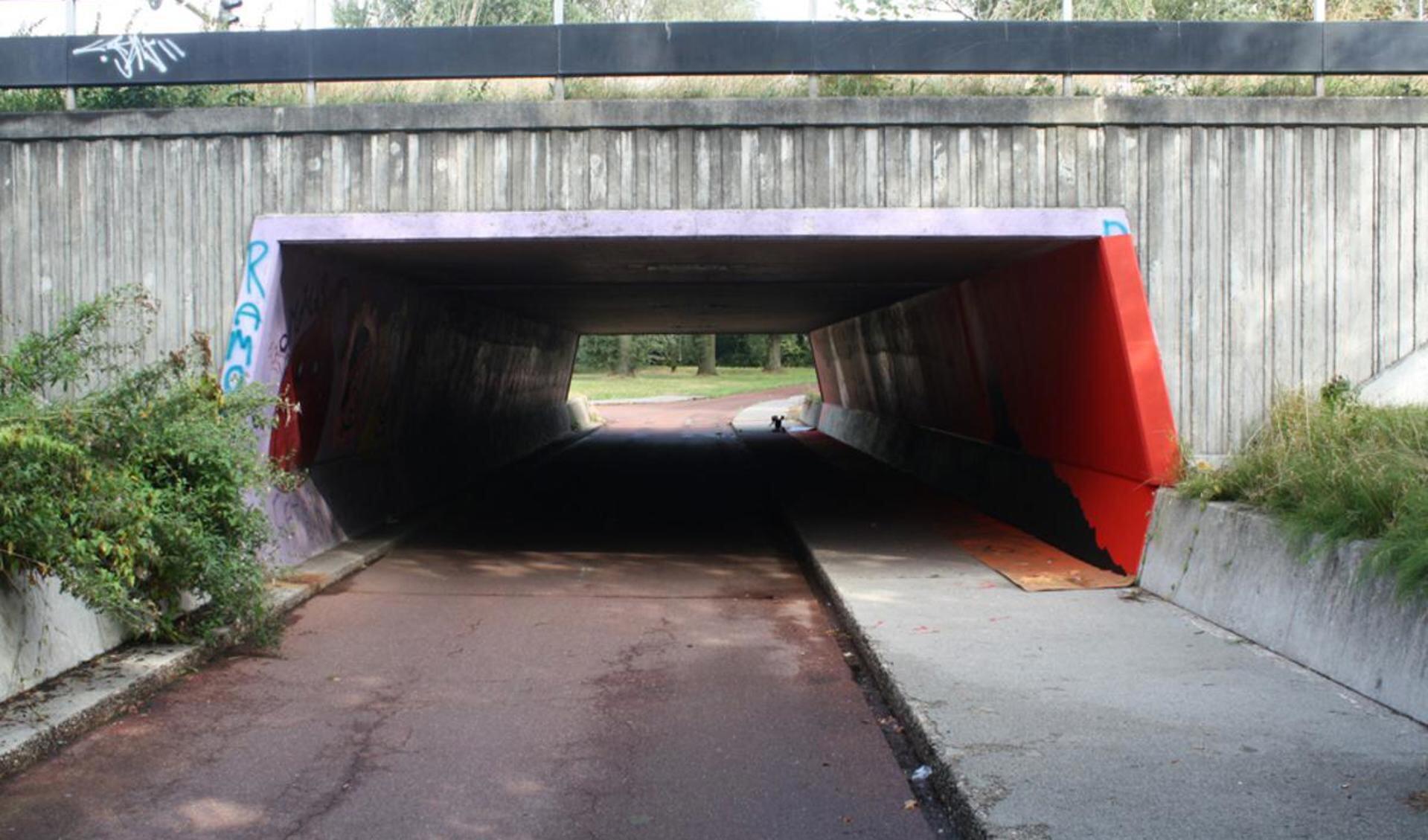 De fietstunnel bij het Emerpad wordt een monument voor Ramon Dekkers. foto Freek de Swart