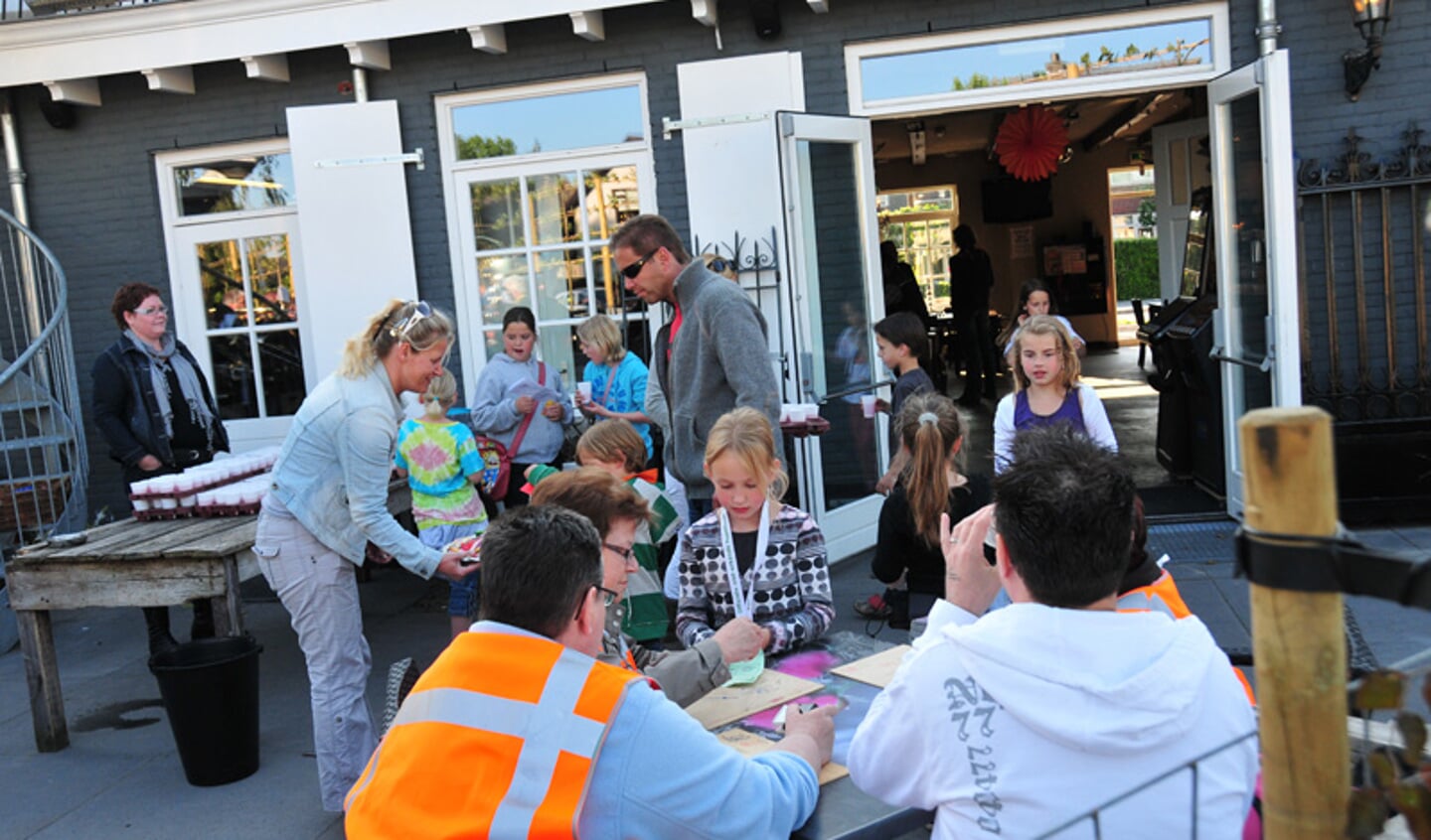 Avondvierdaagse in Teteringen, vrijdag 28 mei 2010. foto Perry Roovers