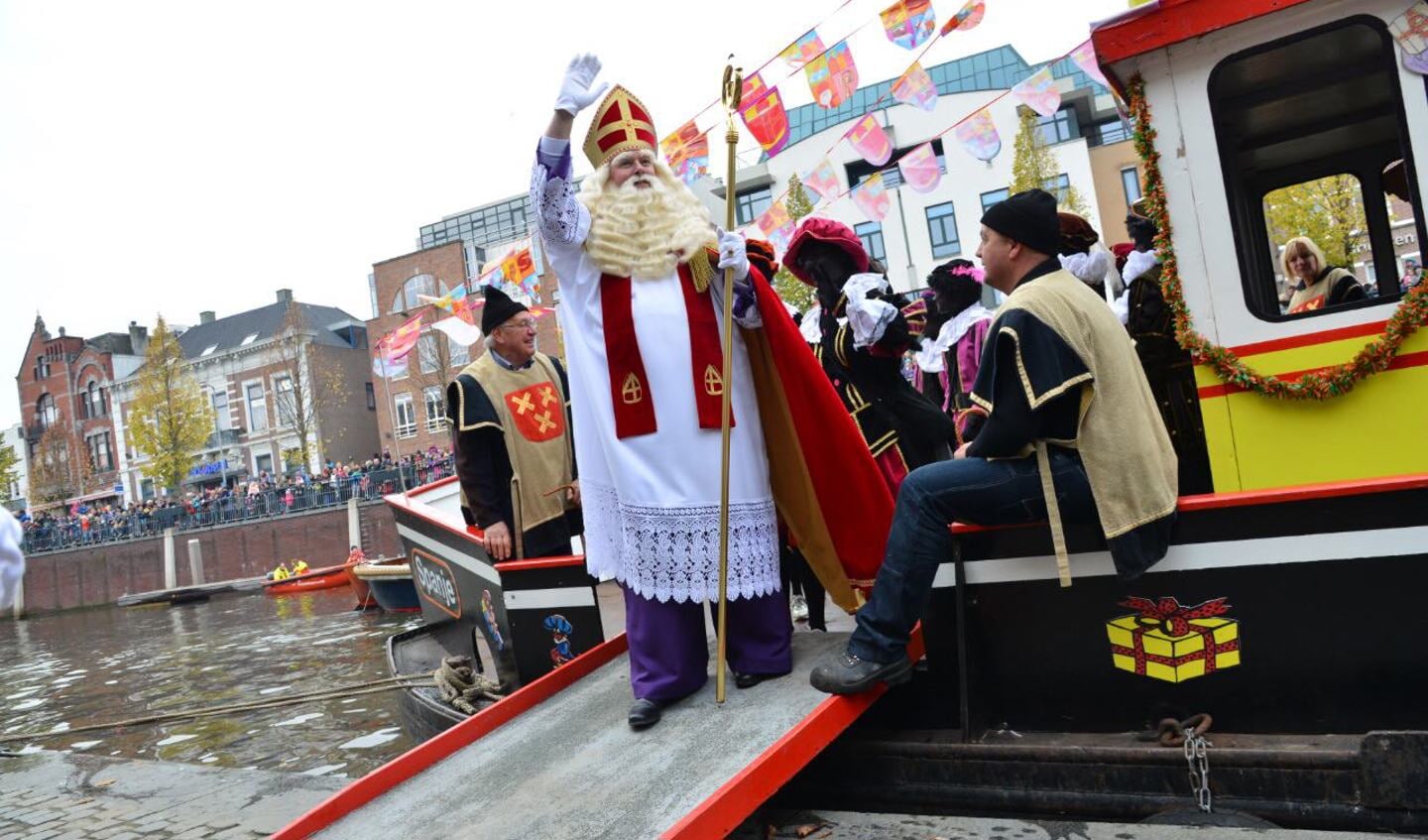 De intocht van Sinterklaas in het centrum van Breda.