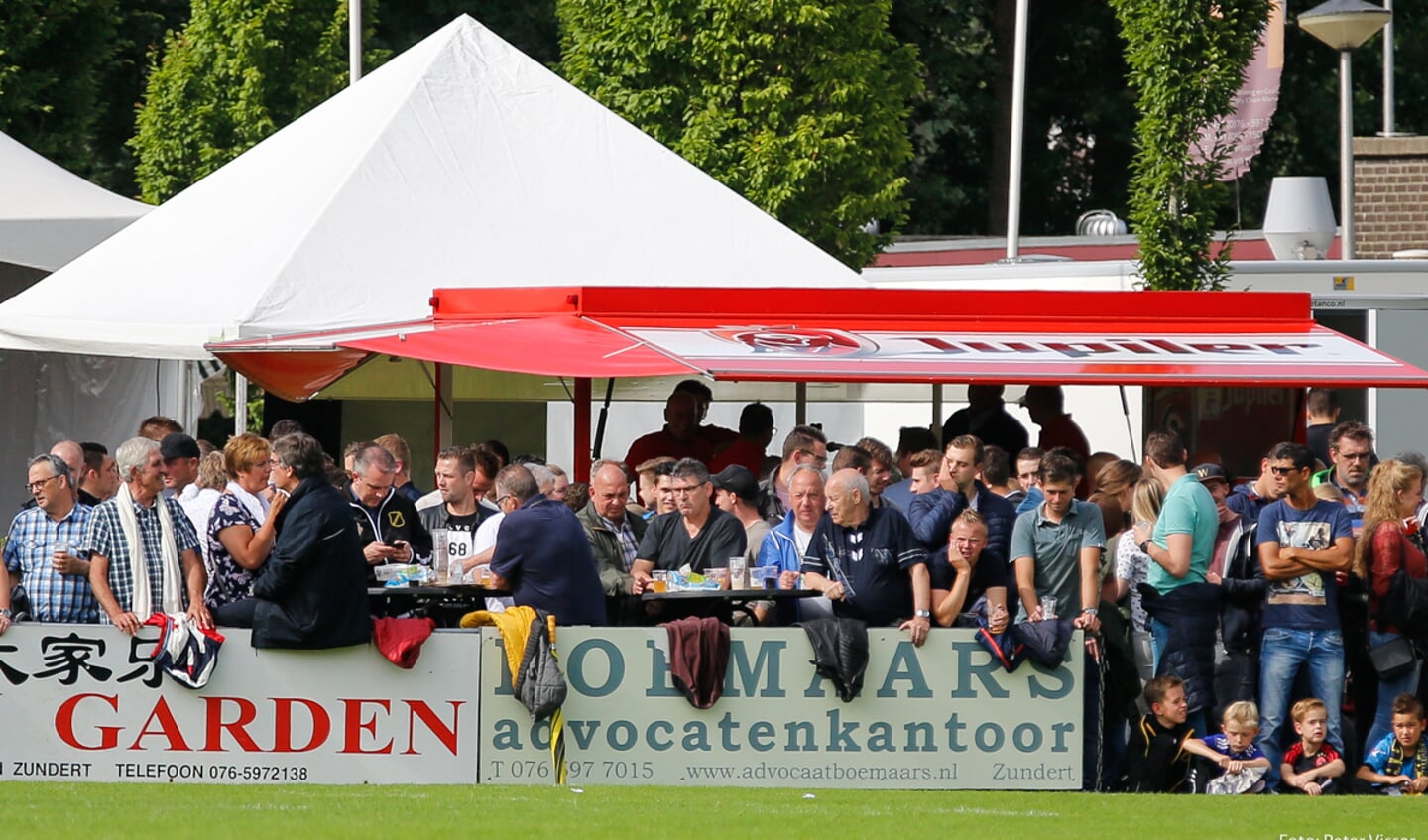 NAC heeft de traditionele eerste oefenwedstrijd van het seizoen tegen de Zundertse selectie met 4-0 gewonnen.