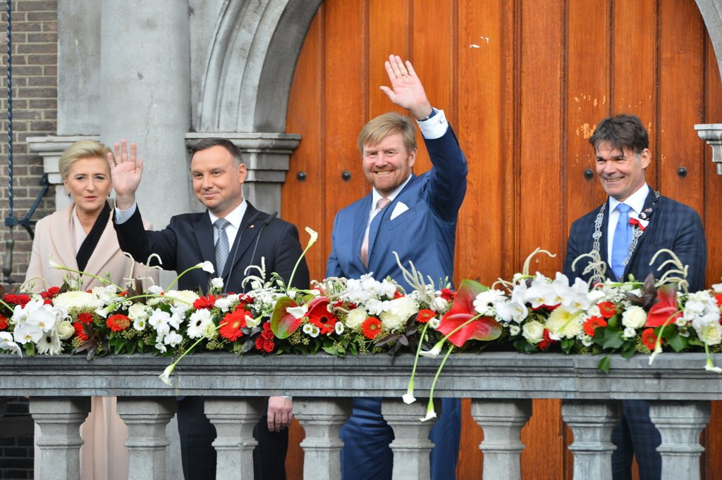 De koning met de Poolse president, diens vrouw en burgemeester Depla FOTO PERRY ROOVERS FOTOGRAFIE