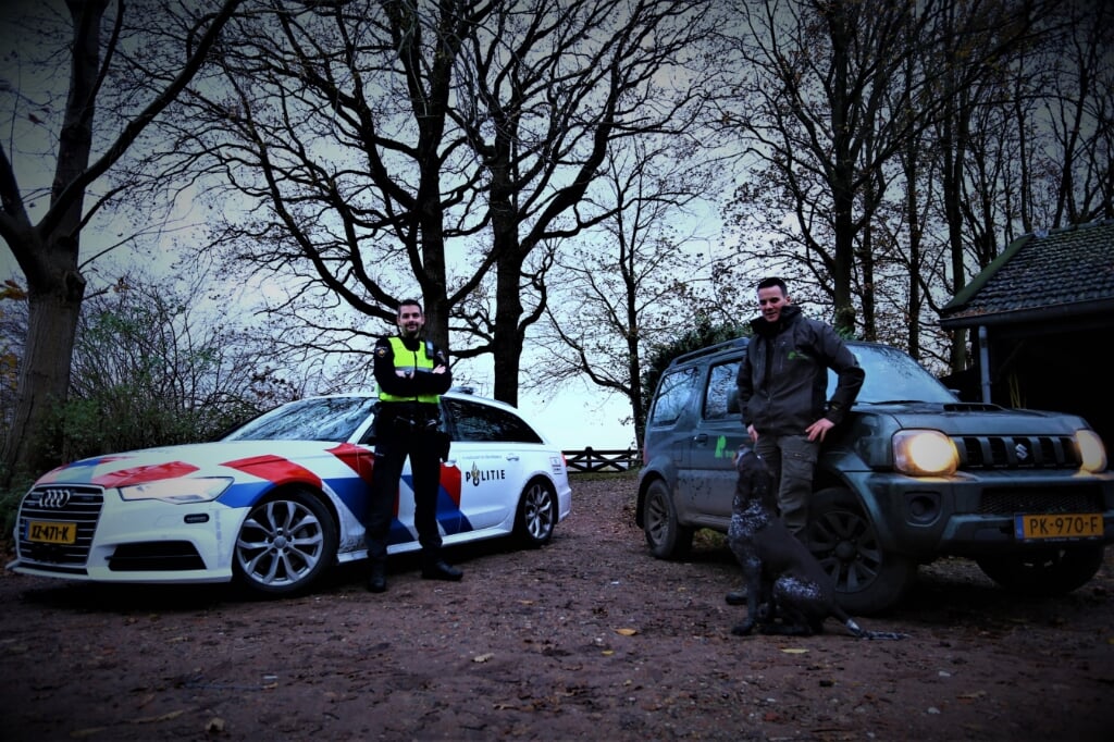 Boswachter Erik de Jonge samen in actie met het Team Infrastructuur Zeeland-West Brabant van de Politie. 
