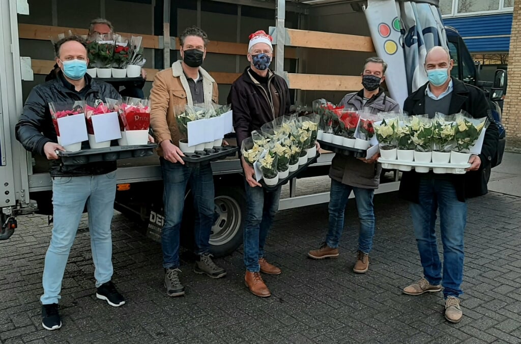 Leden van Lionsclub ‘De Vryeheydt Etten’ staan klaar voor de Kerstactie.