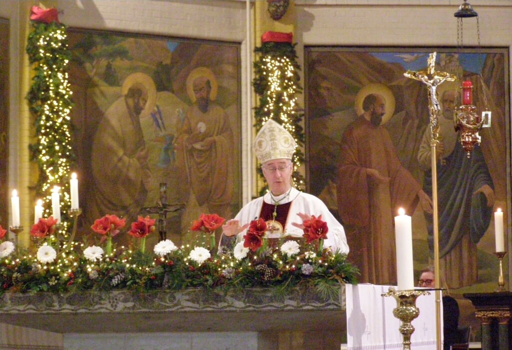Bisschop Jan Liesen tijdens de Hoogmis in de Sint Bavokerk. FOTO CHARLES LUIJTEN