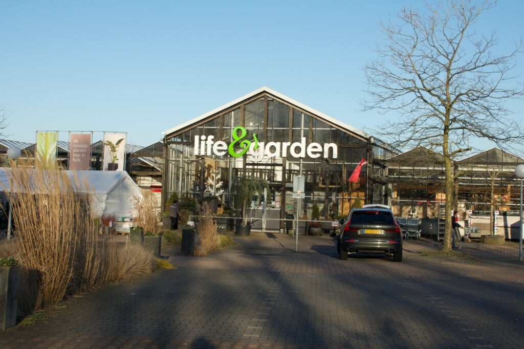 Life & Garden wil verhuizen hoek Lage Vaartkant-Bredaseweg.