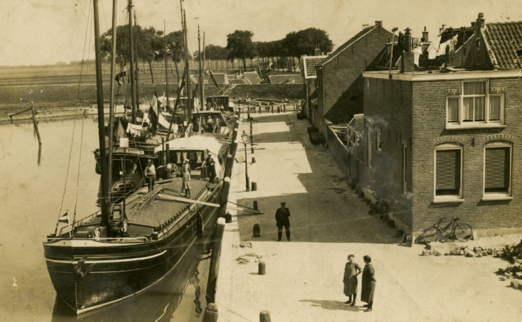 De welbekende haven rond 1935. 