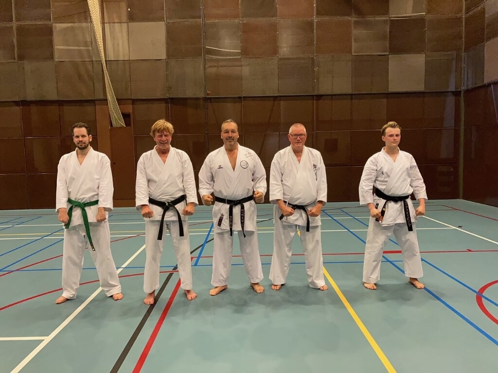 Enkele leraren en assisten van TOtaal Karate Nederland.