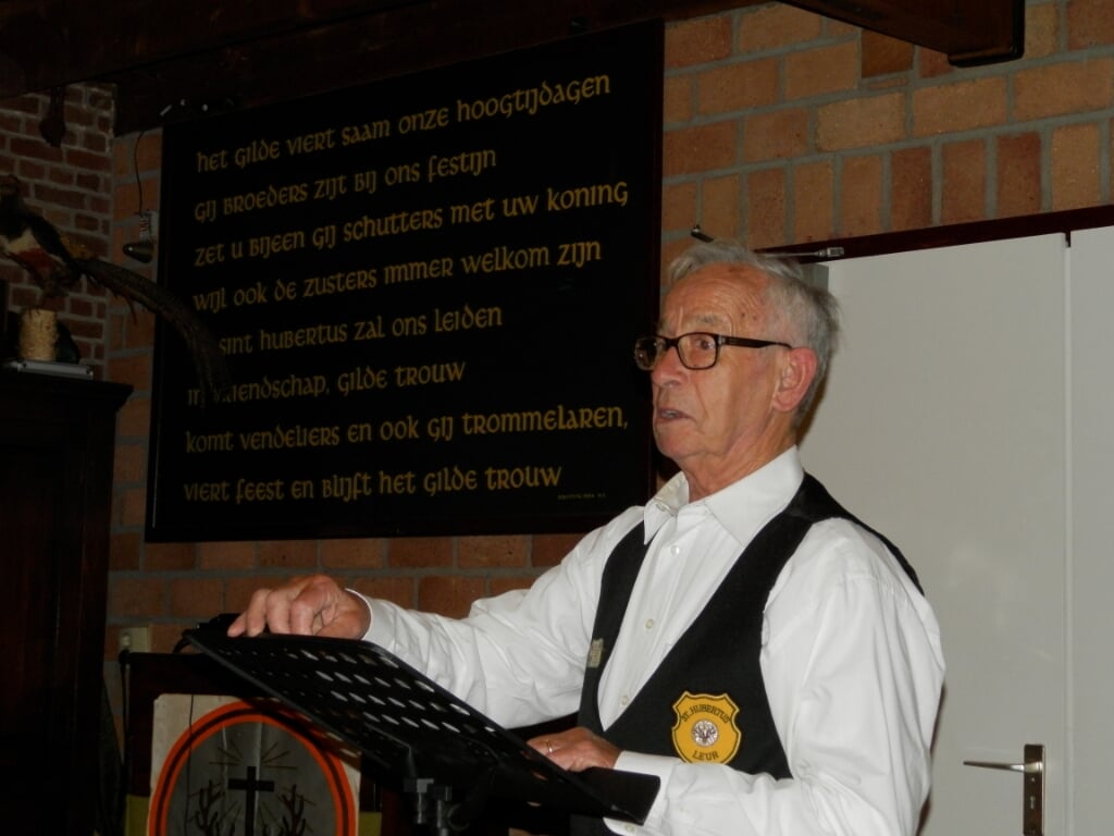 Jan Roovers tijdens de presentatie van het gildejournaal.