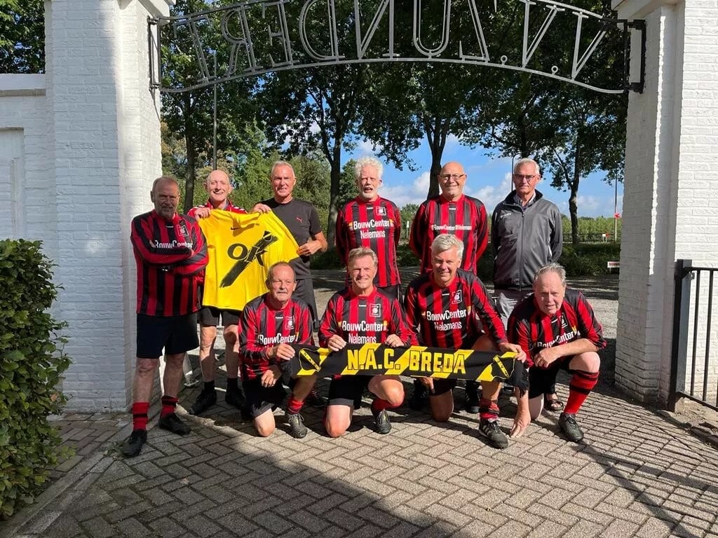 Het Walking Football-team van VV Zundert.