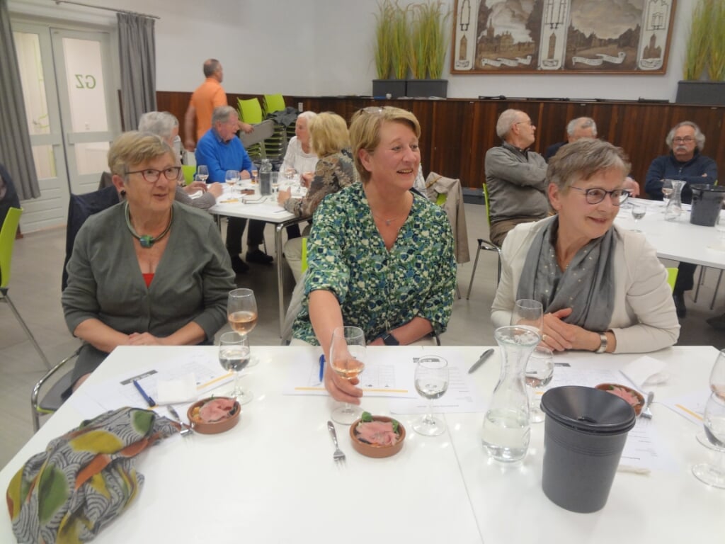 Deelnemers wijnproeverij