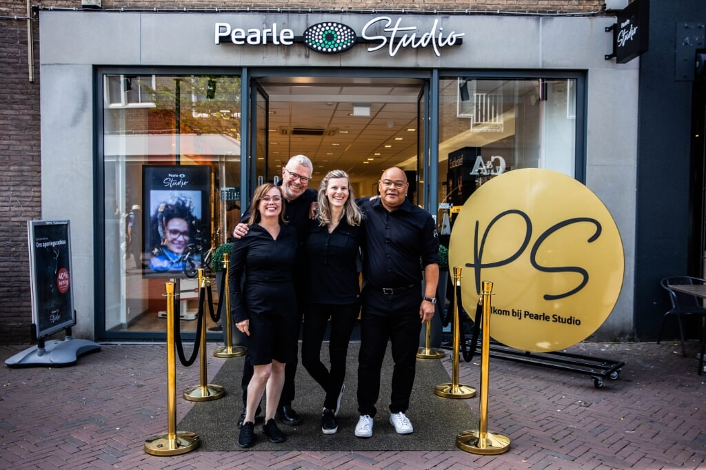 Hetzelfde vertrouwde winkelteam staat klaar voor de klant van Pearle Studio Middelburg.