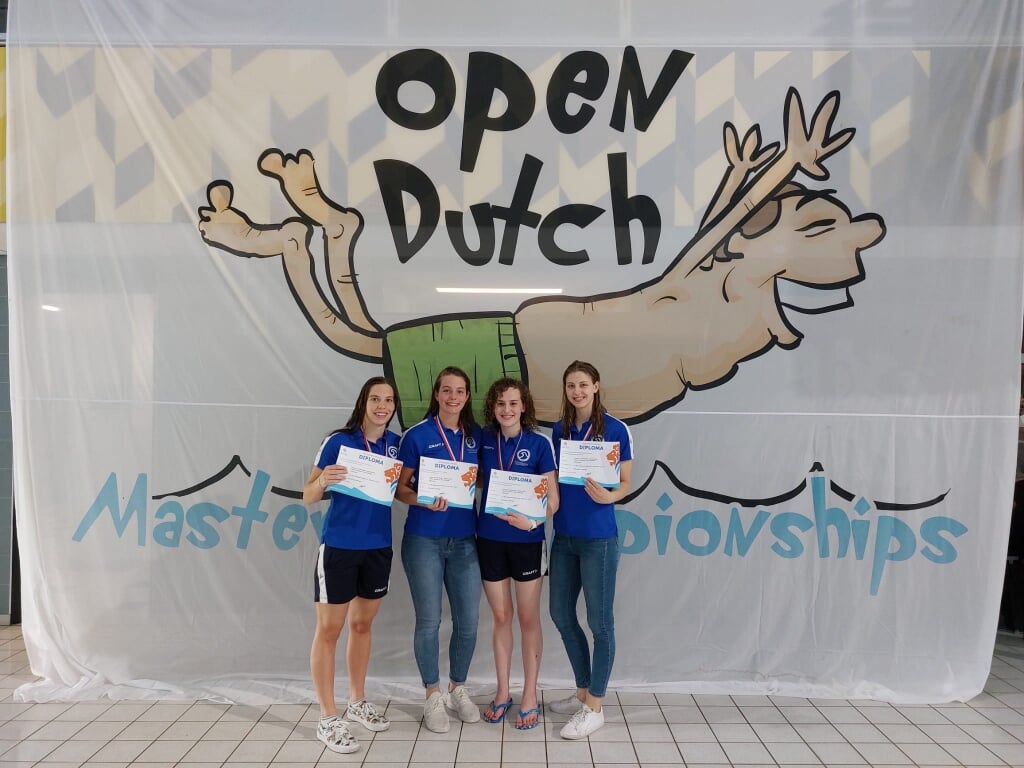 (Een deel van) de dames 80+ die zorgden voor 4 nieuwe Nederlandse estafette records!