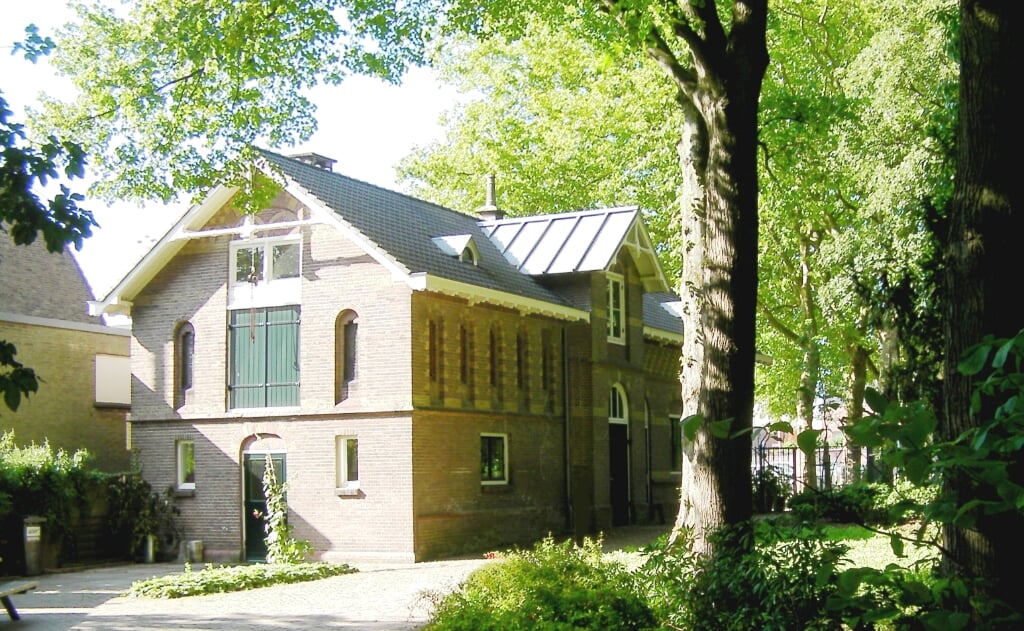 Monumentale toegangsgebouw uit 1889 van het Arboretum Oudenbosch