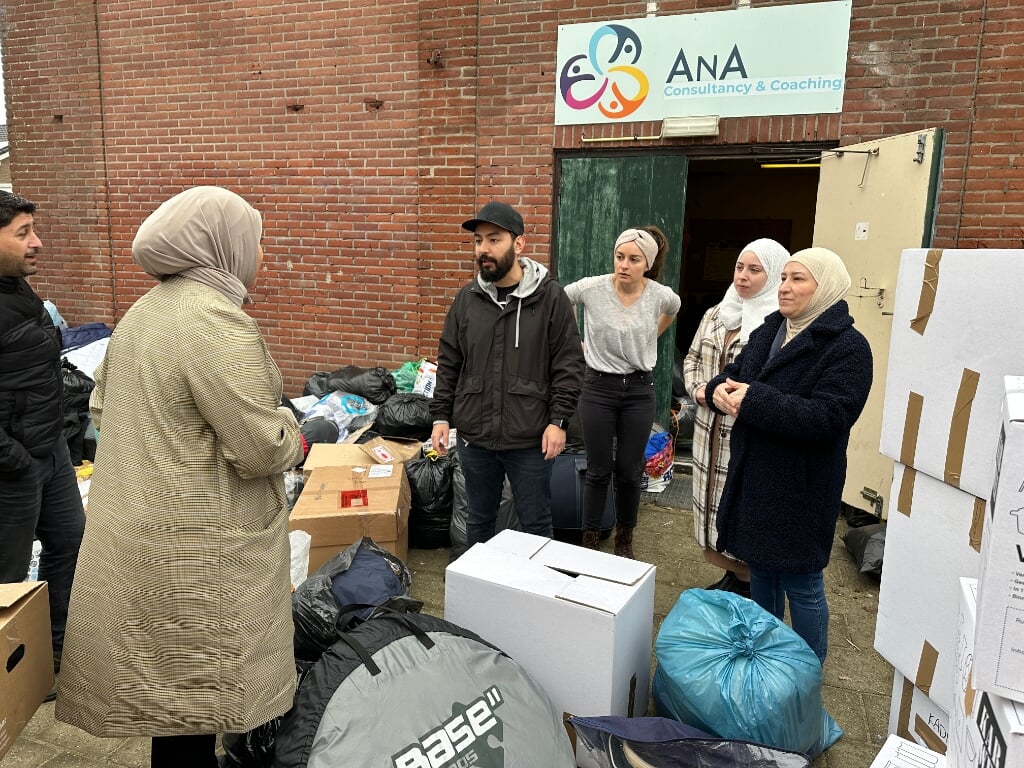 Overleg bij de vrijwilligers van AnA in Middelburg