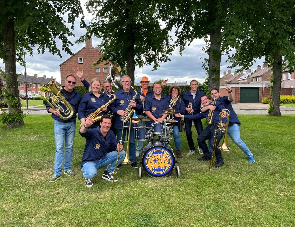 Blaasband Volle Bak uit Hoogerheide op een dweilbandfestival in Hoeven afgelopen jaar.