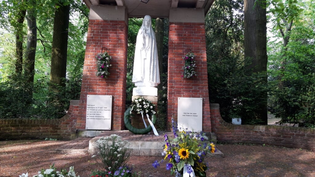 Het gerestaureerde beeld van Maria van Fatima.