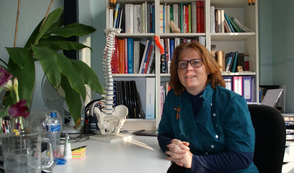 Sasha Goulooze is osteopaat en heeft haar eigen praktijk in Delft: Paramedisch centrum Goulooze. (Foto: PR) 