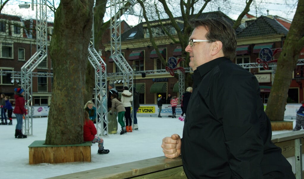 Robin Verschoor in gelukkigere tijden, toen er nog een schaatsbaan op de Beestenmarkt stond. 