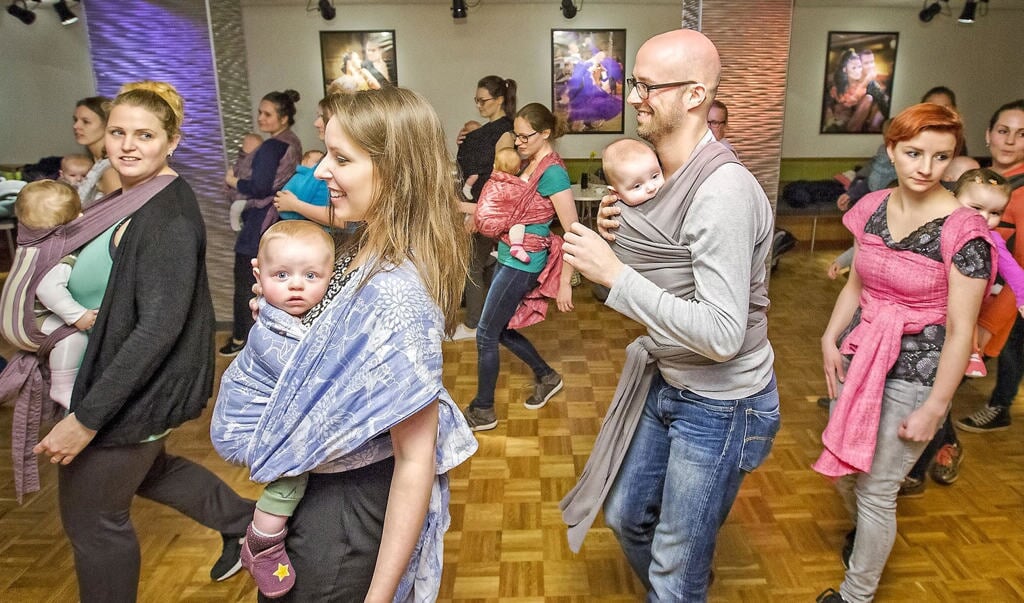 Nieuw: dansen met je baby in een draagzak. 