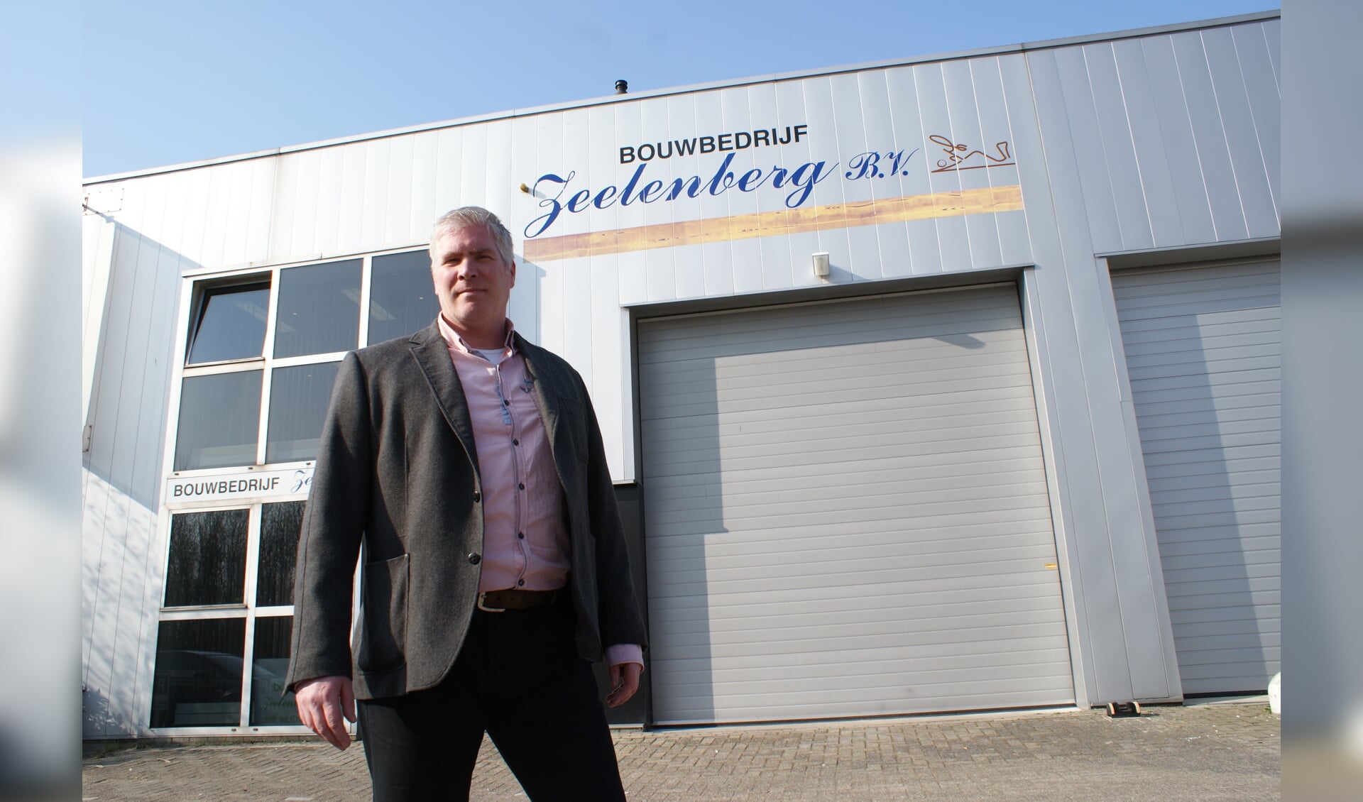Directeur Marc Zeelenberg, voor de werkplaats van Bouwbedrijf Zeelenberg BV. 