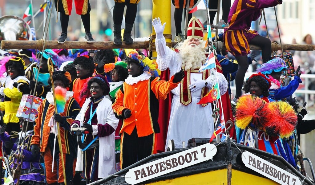 Tussen 12.00 uur en 12.45 uur zullen Sinterklaas en de Pieten weer per boot in Delft arriveren. 
