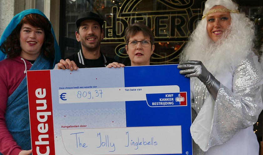 De cheque werd afgelopen week overhandigd.