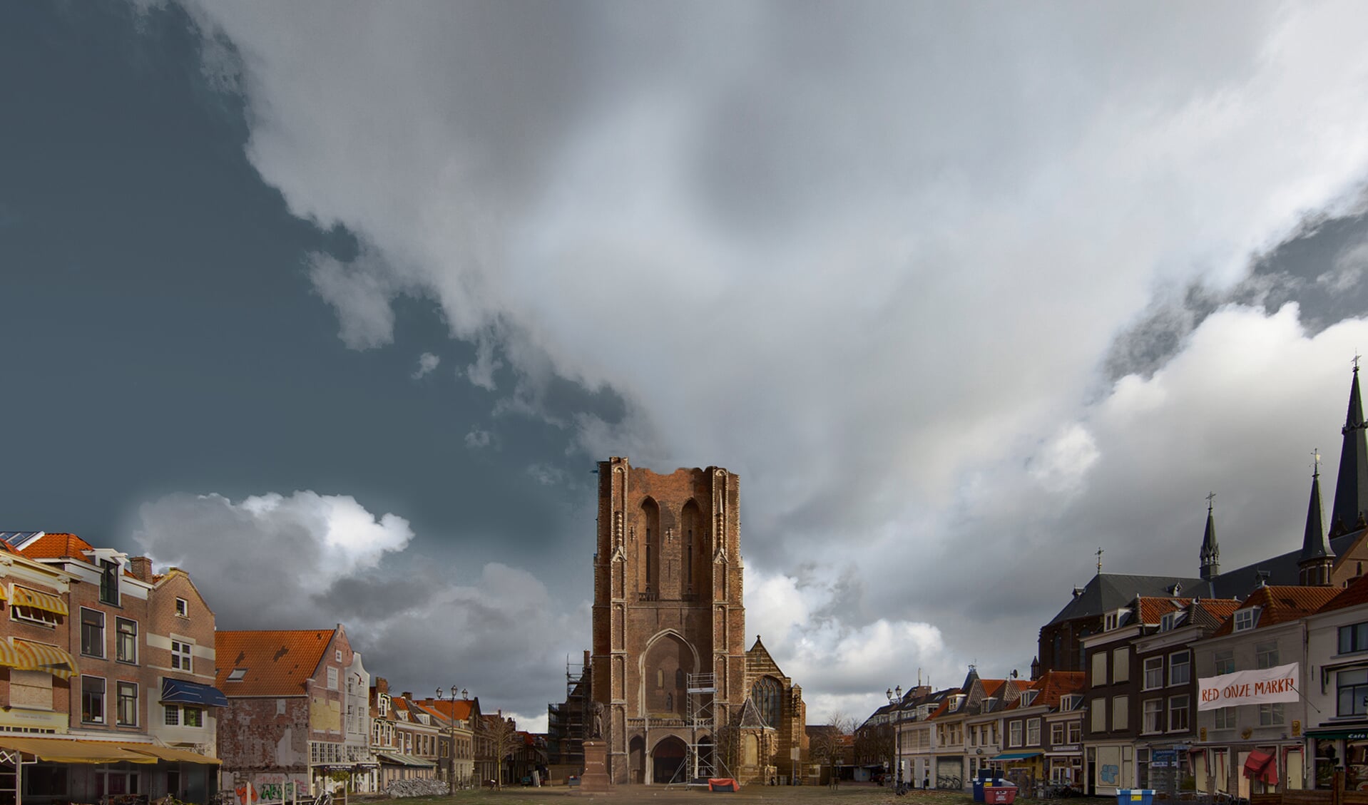 Een vervallen Markt en een ingestorte Nieuwe Kerk: met dit gephoshopte schrikbeeld moeten Delftenaren wakker worden geschud over het belang van de restauratie. 