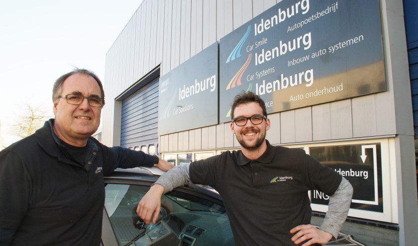 Vader Martin en zoon Erik Idenburg heten u ook in het nieuwe jaar van harte welkom.