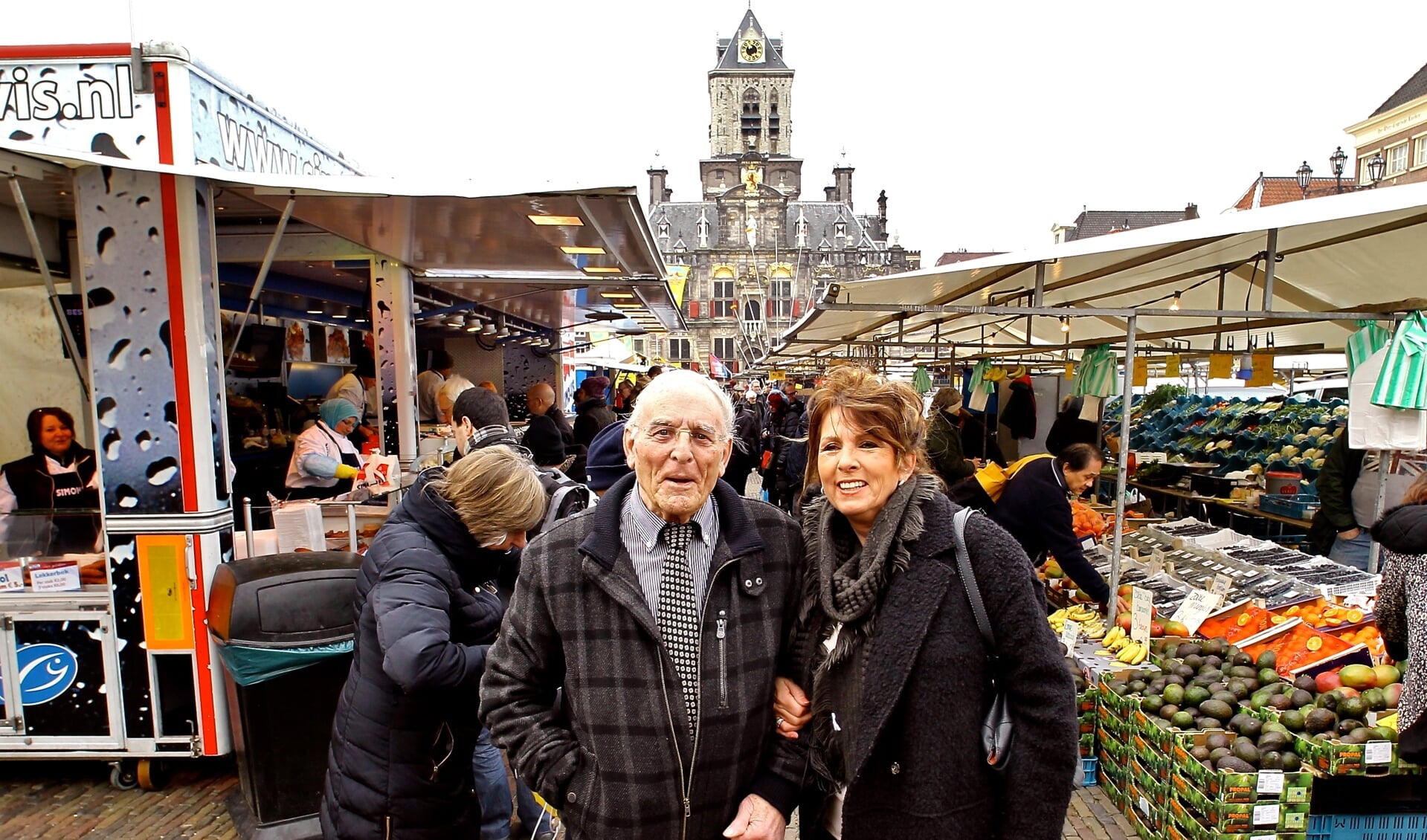 Frans Verbeek en Carla van Trigt waren in februari op de Markt om de eerste driehonderd handtekeningen te verzamelen. 