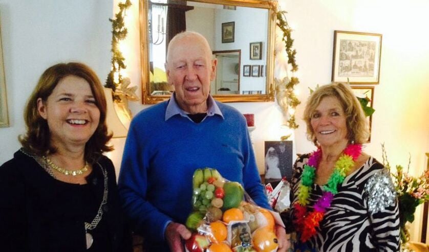 Op 21 december waren de heer en mevrouw Van Bergen 60 jaar getrouwd. Ze kregen bezoek van burgemeester Marja van Bijsterveldt.
