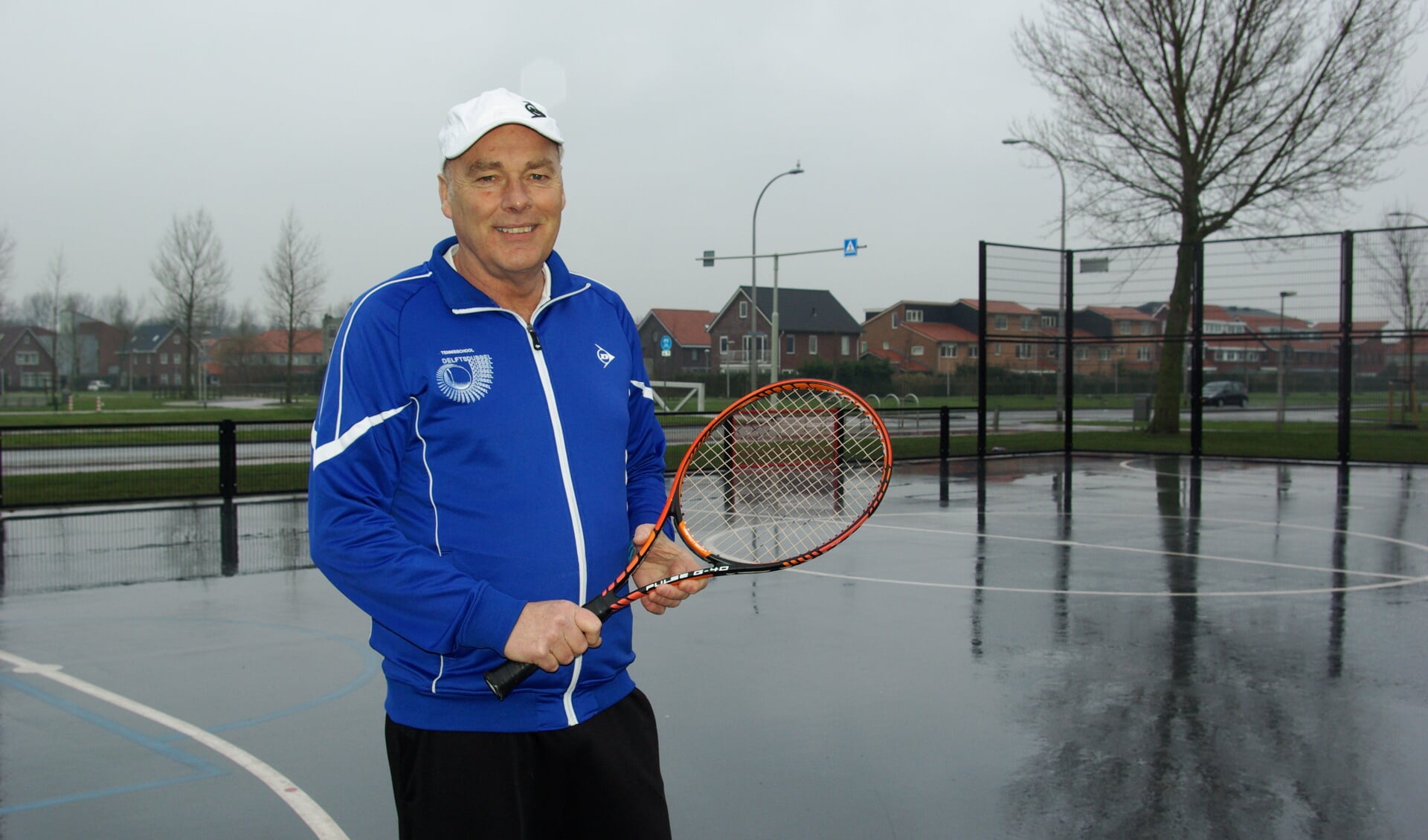 Benno Ouwersloot van Tennisschool Delftsdubbel, op de plek waar het zondag 6 maart allemaal gaat gebeuren… 