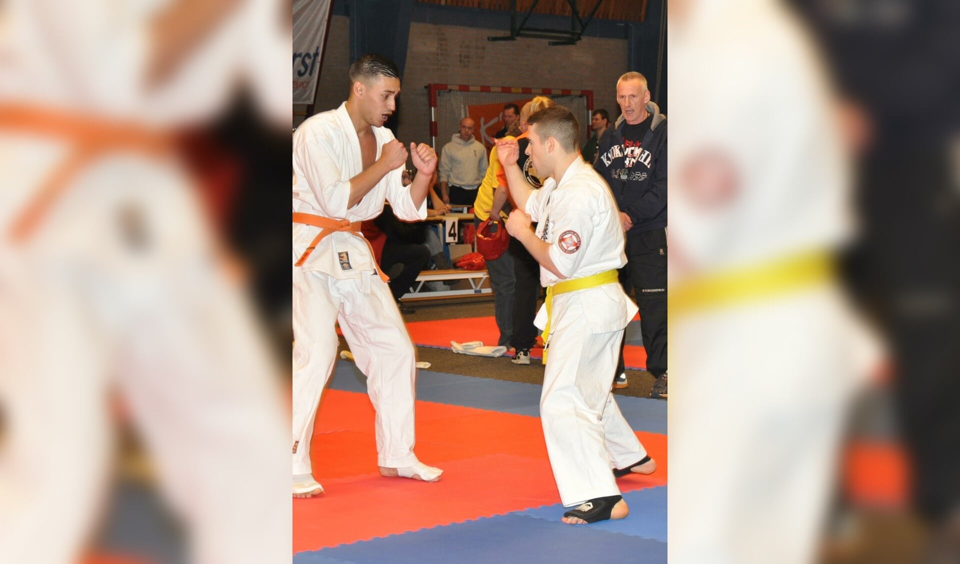 Efraim Eland (links) van Kyokushin-Delft in actie. 