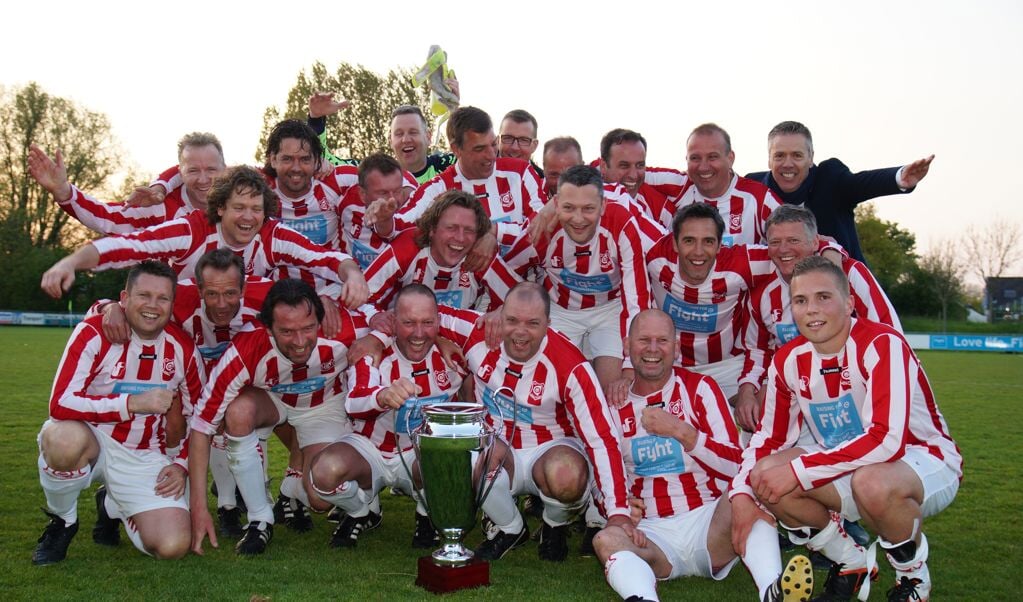 Twee jaar geleden was de cup met de grote oren voor de jongens van Den Hoorn. 