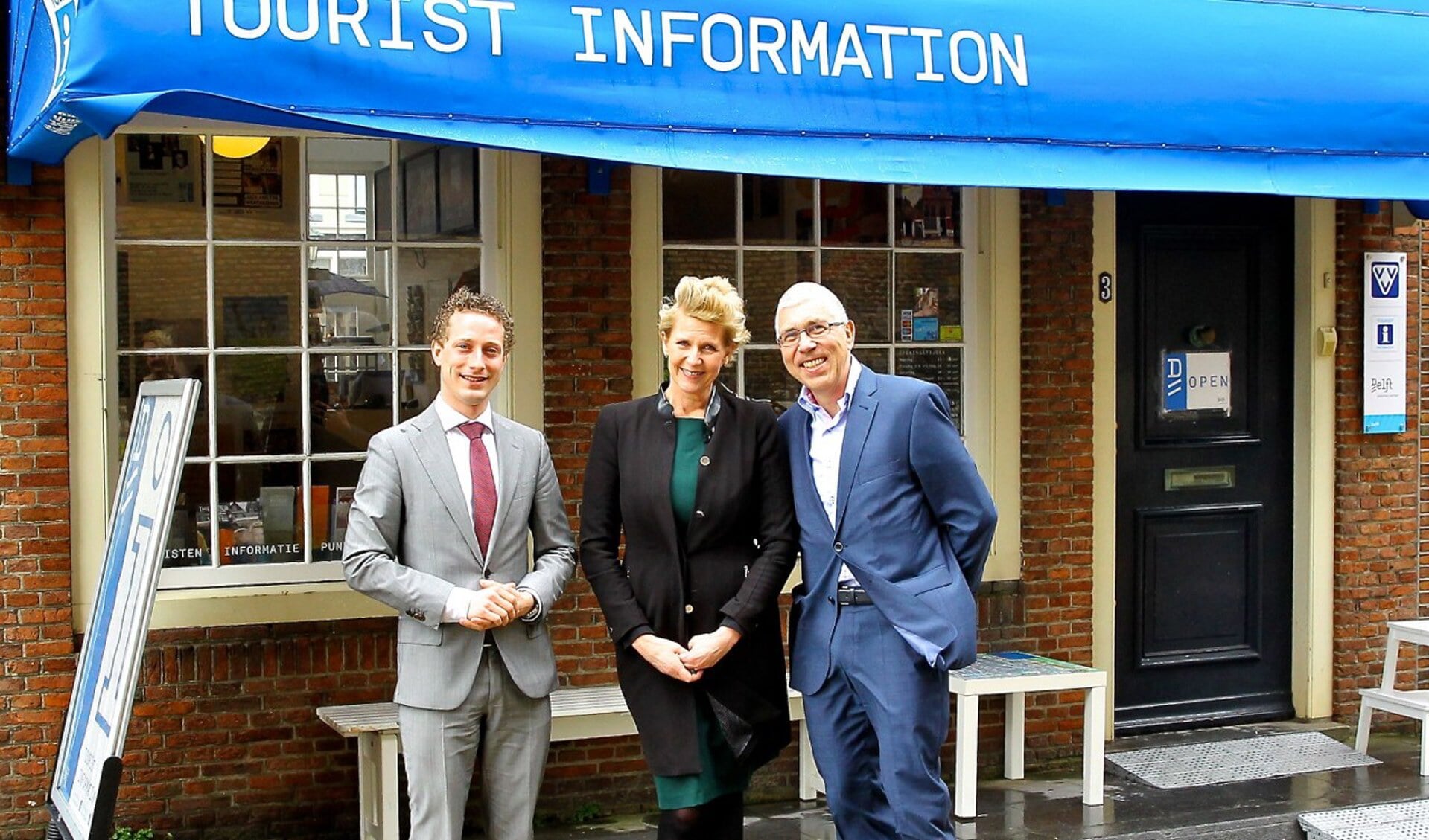 Wethouder Ferrie Förster, Evelien van der Kruijt van Delft Marketing en Kees van Wijk van VVV Nederland.