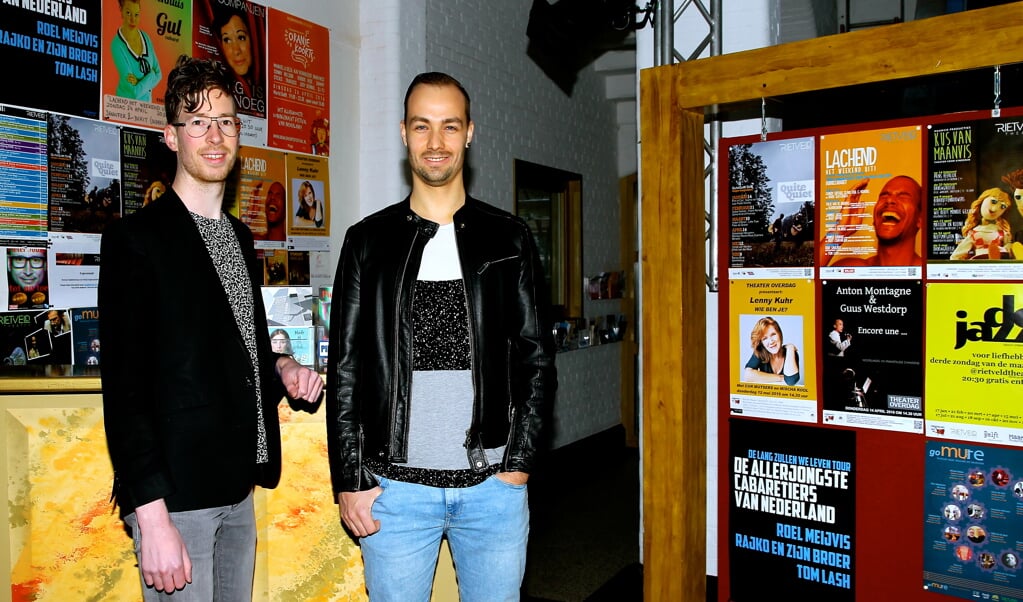 Roel Funcken (links) en Rémon Beeftink in het Rietveld Theater, tijdens het festival een hotspot.  