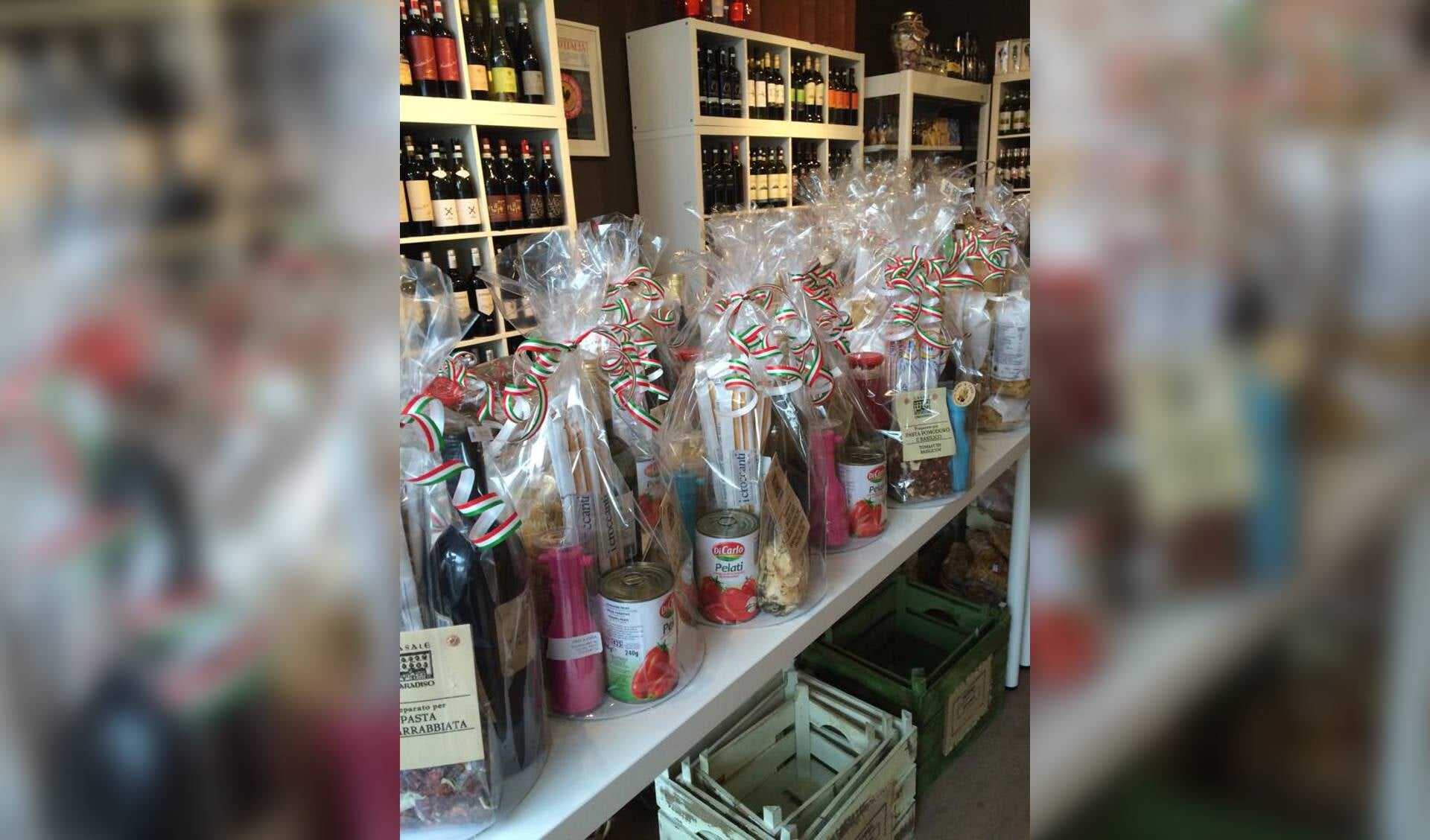 Vino á Casa: het adres voor de beste Italiaanse wijnen en de leukste cadeaupakketten vol Italiaanse lekkernijen. 