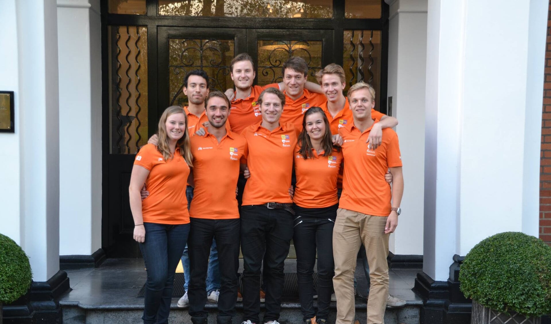 Het Nuon Solar Team, met van links naar rechts Christel Prins, David Kester, Wouter Grimme, Sjoerd Stevens, Bo Salet, Johan Mes, Winnifred Noorlander, Siebe Roefs en Pim Wubben.