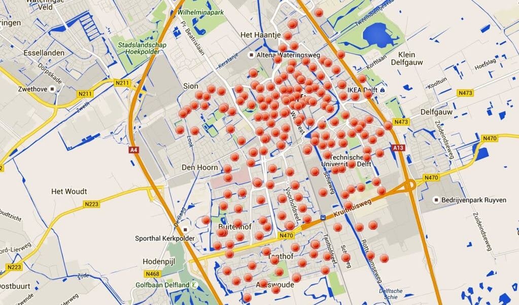 Waar rode puntjes op de kaart staan, staan peilbuizen. Wie hier online op klikt, kan precies de grondwaterstanden volgen. 