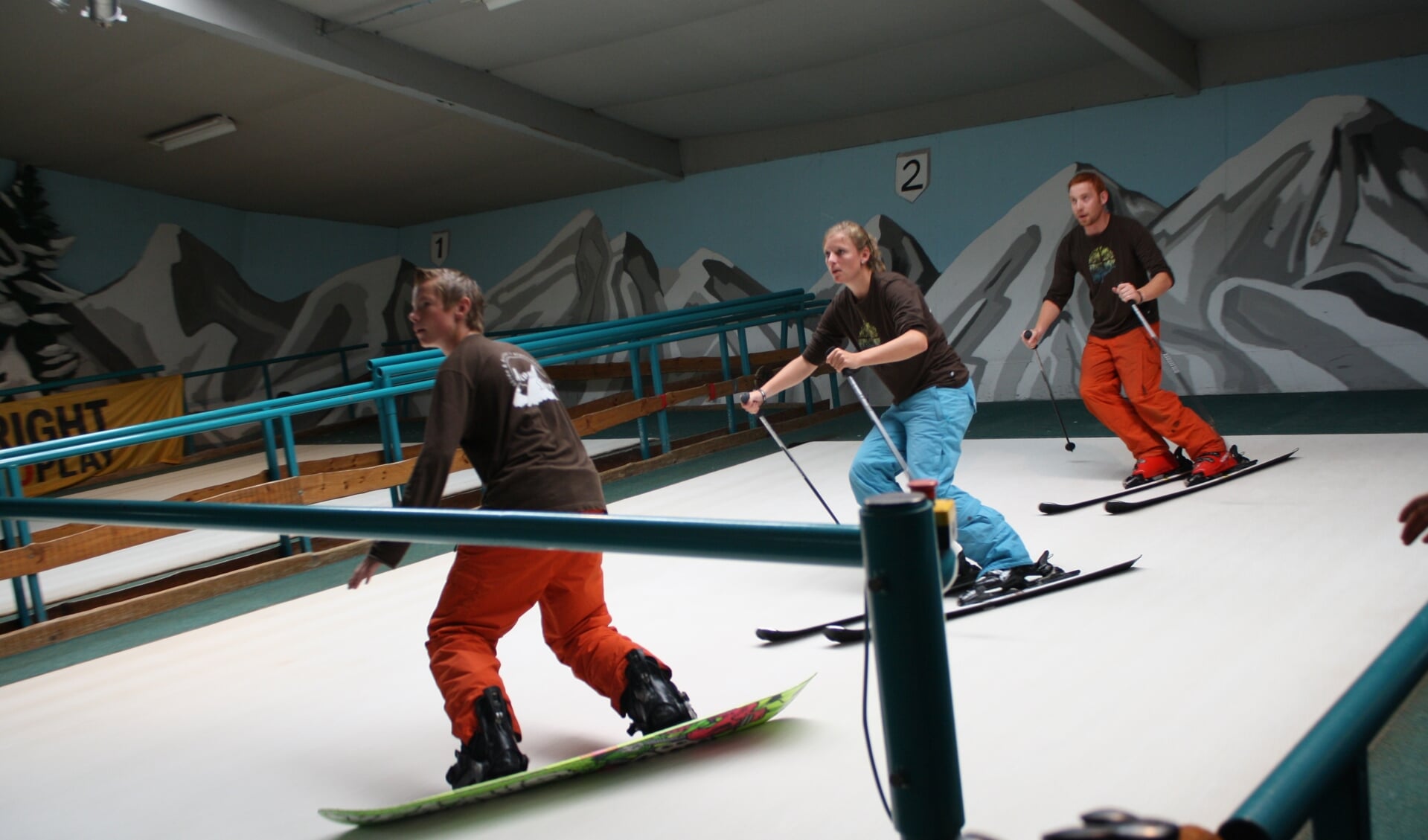 Beleef de voorpret van je wintersportvakantie bij Alpine Sports. 