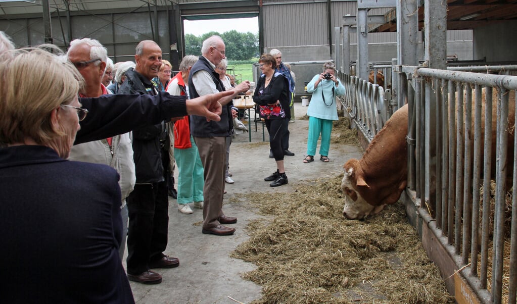 Meerdere senioren genoten genoten onlangs van een rondleiding op de Biesland Hoeve.  