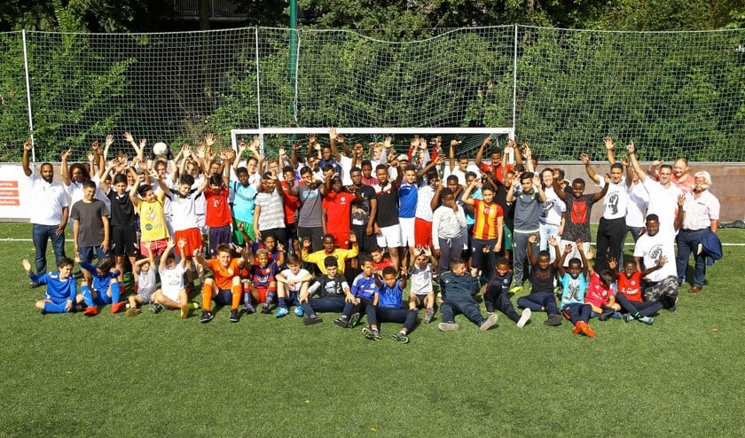 Niet alleen de winnaars juichten tijdens het voetbaltoernooi bij Delfia, vorige week zondag. Meer foto's zien? Kijk dan op www.delftopzondag.nl.