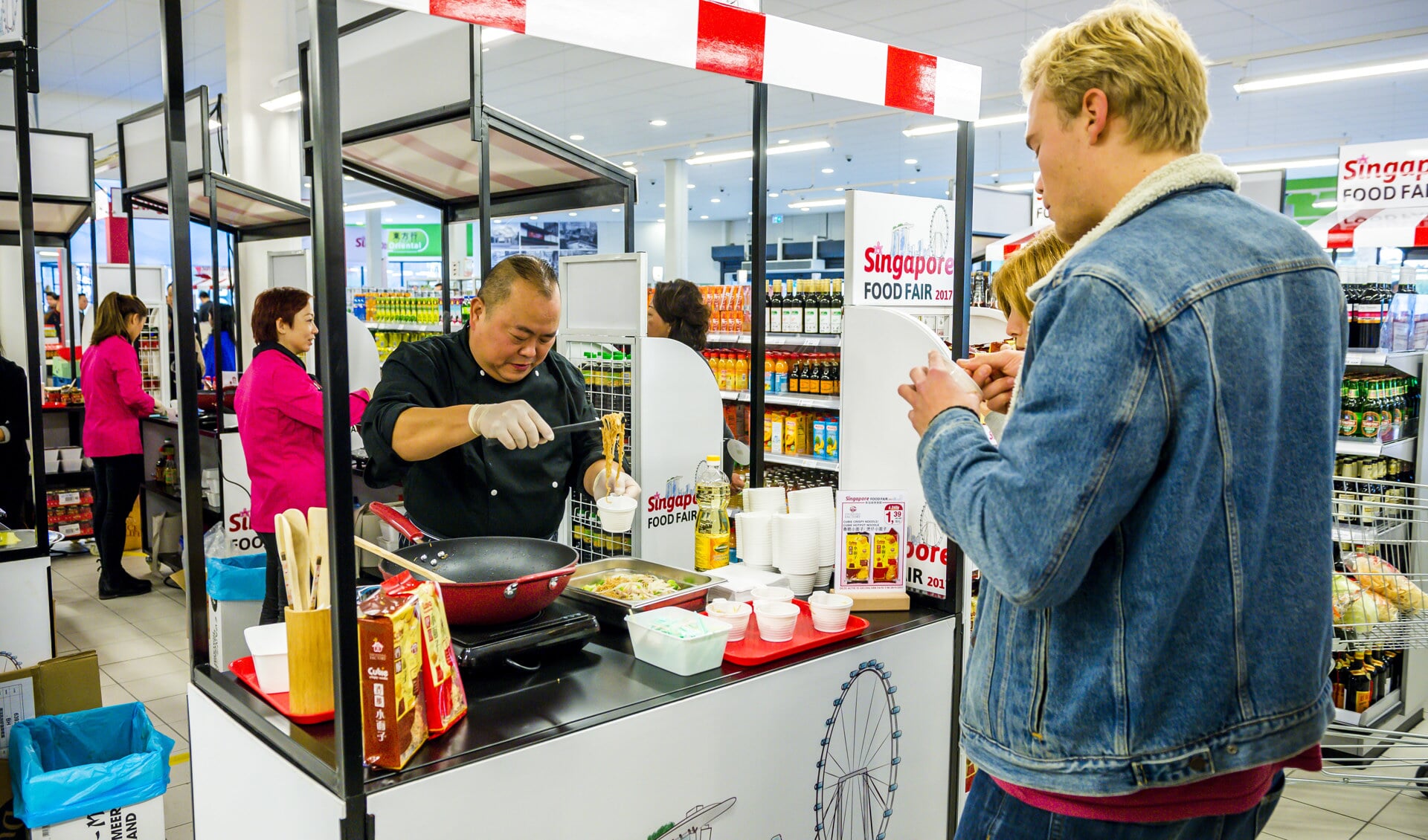 Het Singapore Food Festival ging gepaard met talloze proeverijen en kookdemonstraties.  