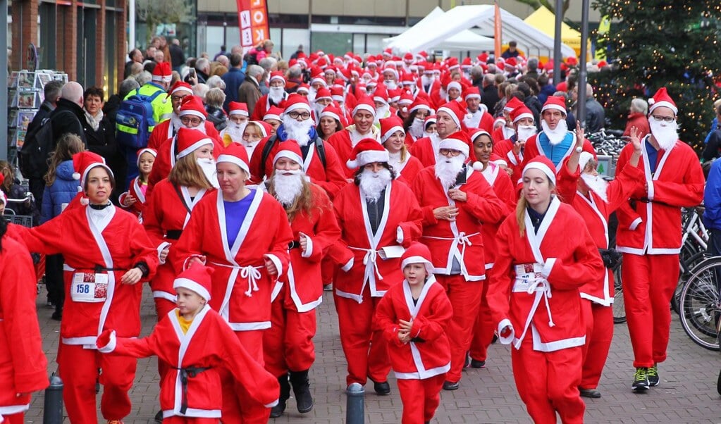 Al die keer eerder organiseerde de Rotary Club een Santa Run in Pijnacker. Dit jaar wordt ook in Delft een Santa Run georganiseerd. (foto: archief)