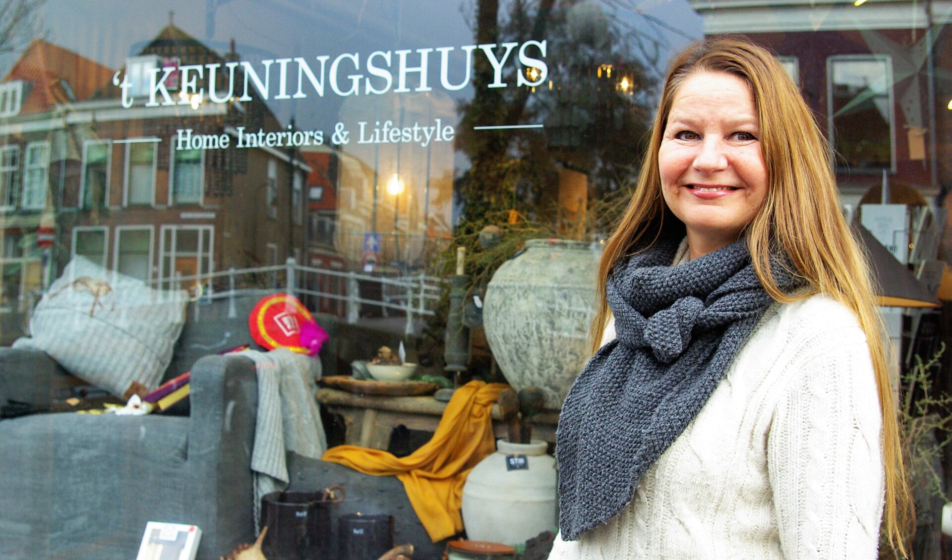 Jacqueline Keuning is dolgelukkig met haar eigen eigentijdse woonwinkel aan het Vrouwjuttenland. 