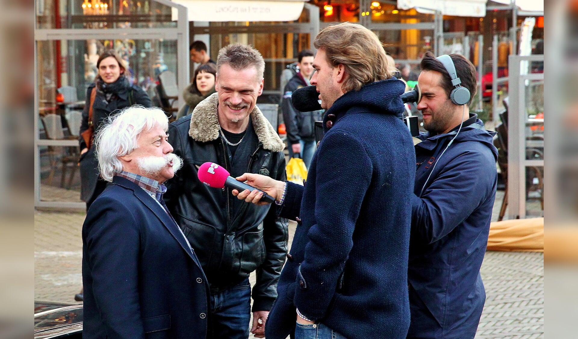 Martin Stoelinga weet met enige regelmaat het landelijke nieuws te halen. Hier is hij in gesprek met Rutger Castricum van Powned. Afgelopen week werd hij gevolgd door een tv-ploeg van EenVandaag. 