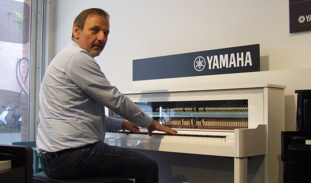 Rob Klugkist maakt met deze piano de muziek letterlijk inzichtelijk... (Foto: EvE)