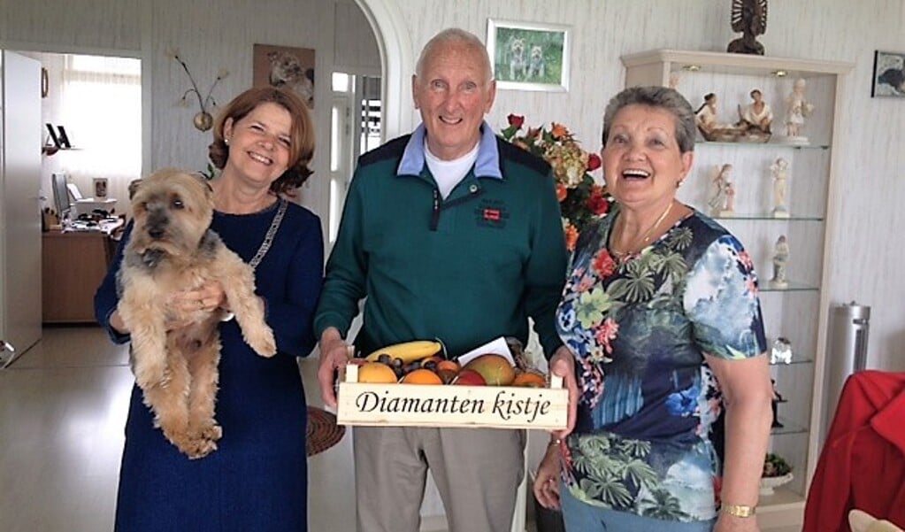 Op 22 mei bezocht burgemeester Van Bijsterveldt de heer en mevrouw Immers, om hen te feliciteren met hun 60-jarig huwelijk. Vorige week werd bij dit jubileum de verkeerde foto geplaatst. Dit keer de juiste foto.