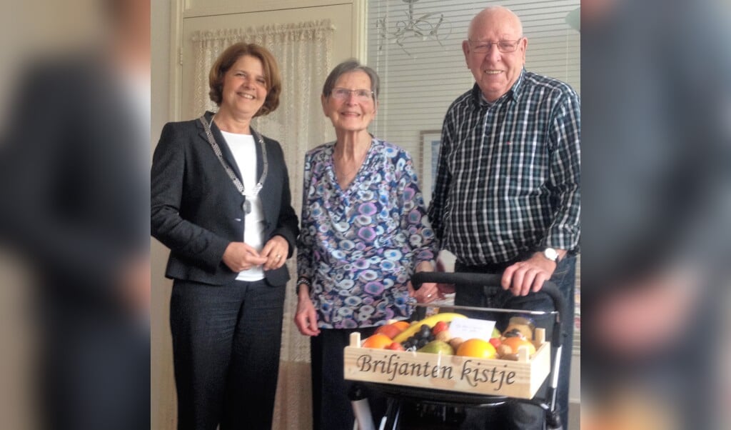 Op 7 mei waren de heer en mevrouw Van Galen-Hogervorst 65 jaar getrouwd. Burgemeester Marja van Bijsterveldt kwam op bezoek om het mee te vieren.